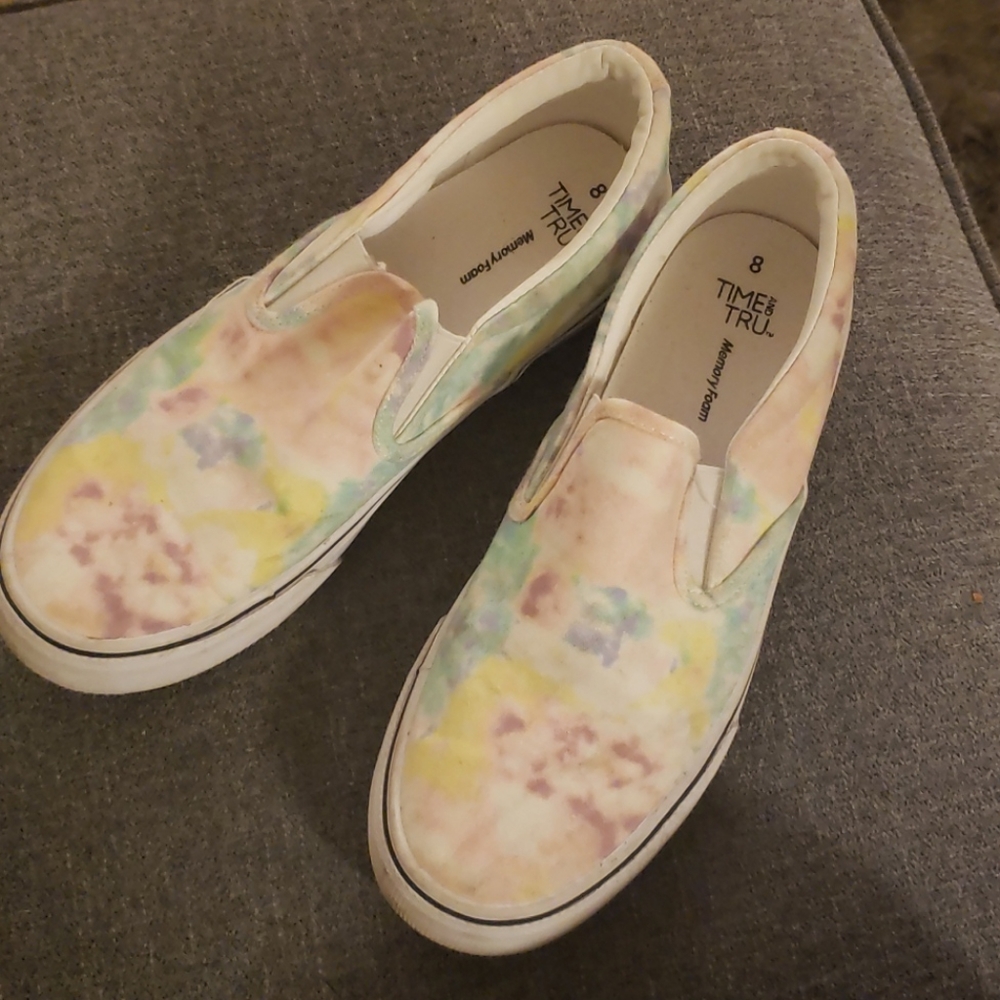 Women's canvas shoes